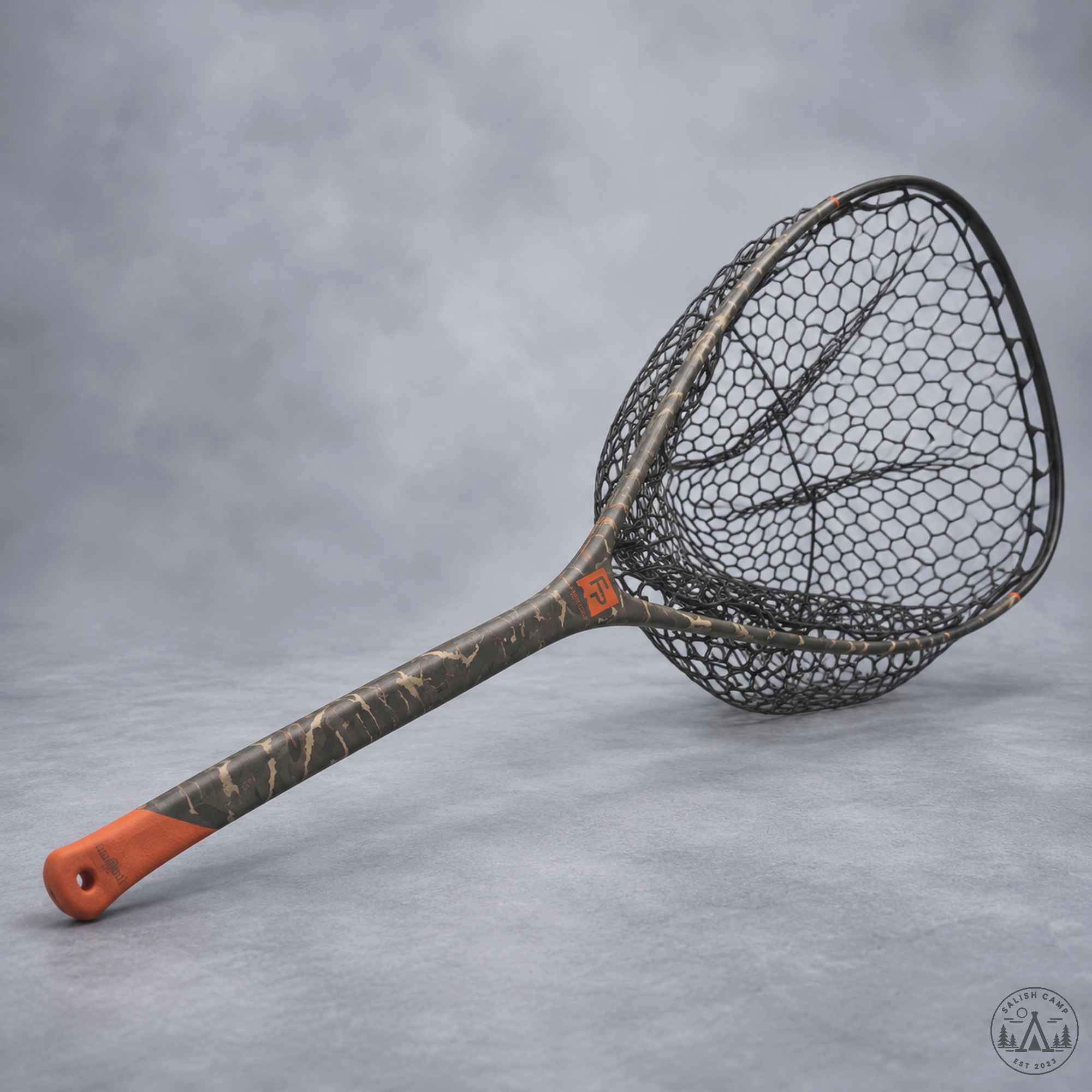 Three-quarter view of the El Jefe handle, hoop, and bag