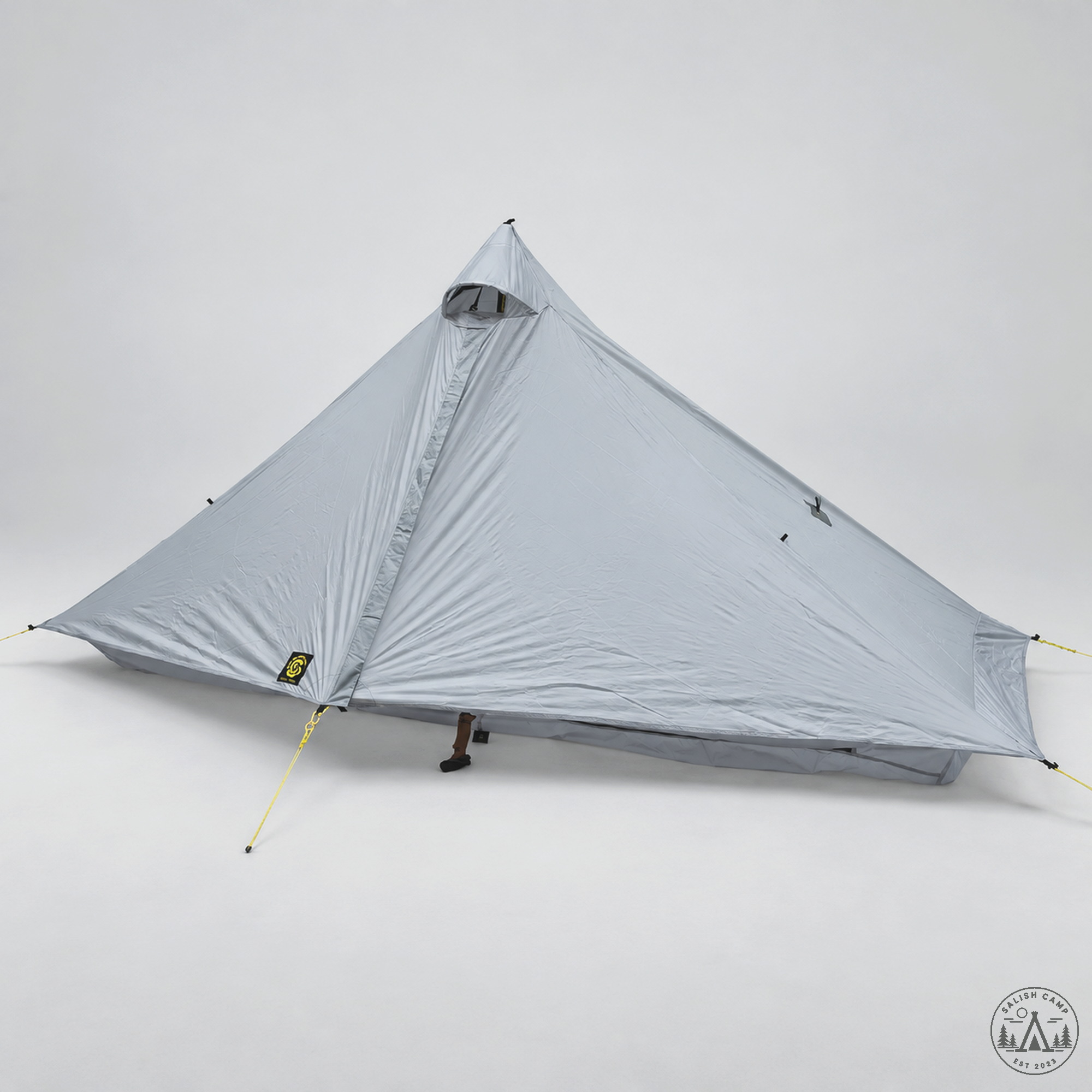 Gray Lunar Solo pitched front three-quarter doors closed