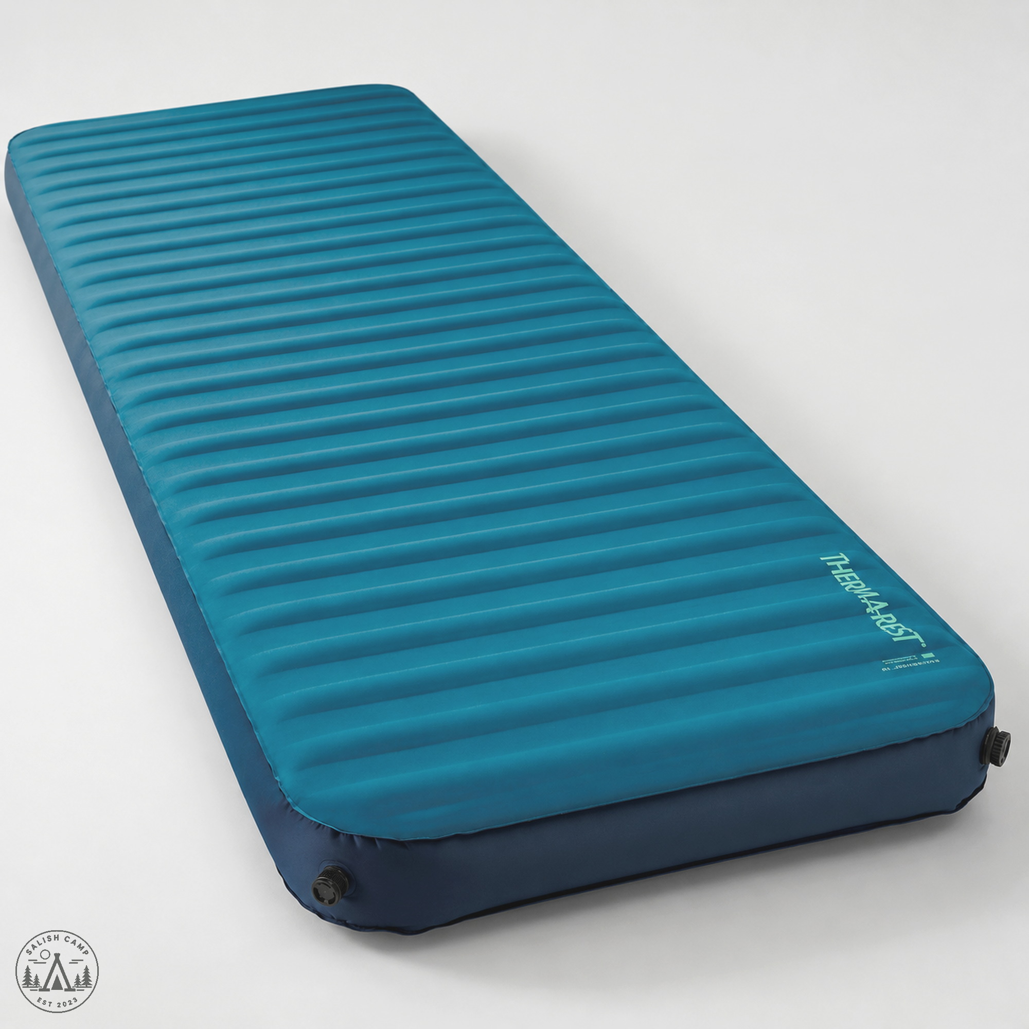 Therm-a-Rest MondoKing 3D Large Marine Blue inflated three-quarter view