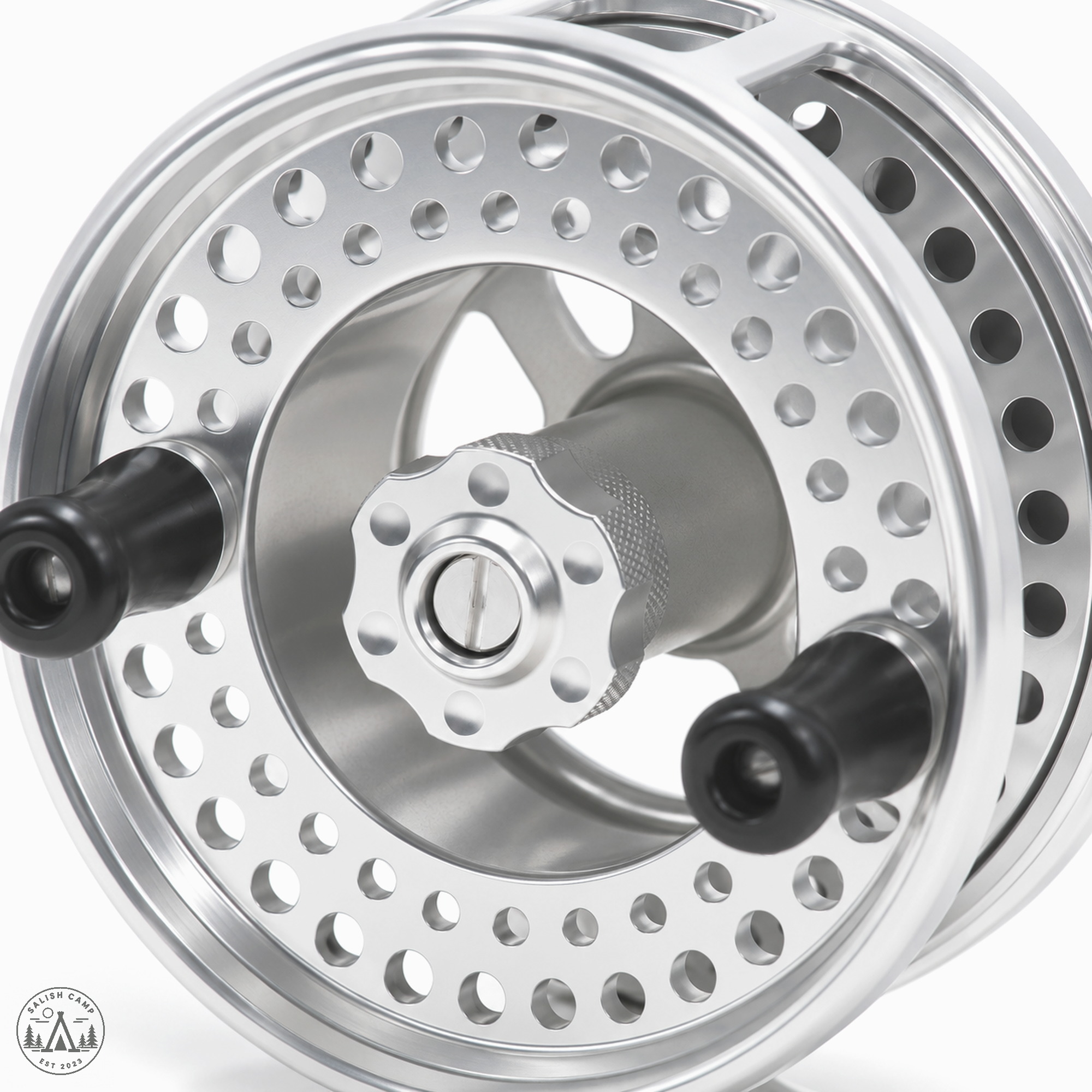 Large arbor barrel inside the spool of the Clear Islander MR3