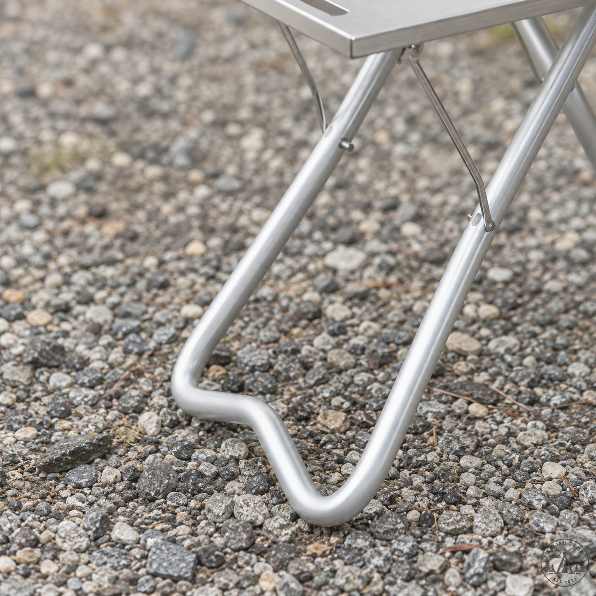 Takibi My Table rounded aluminum-alloy leg foot on gravel