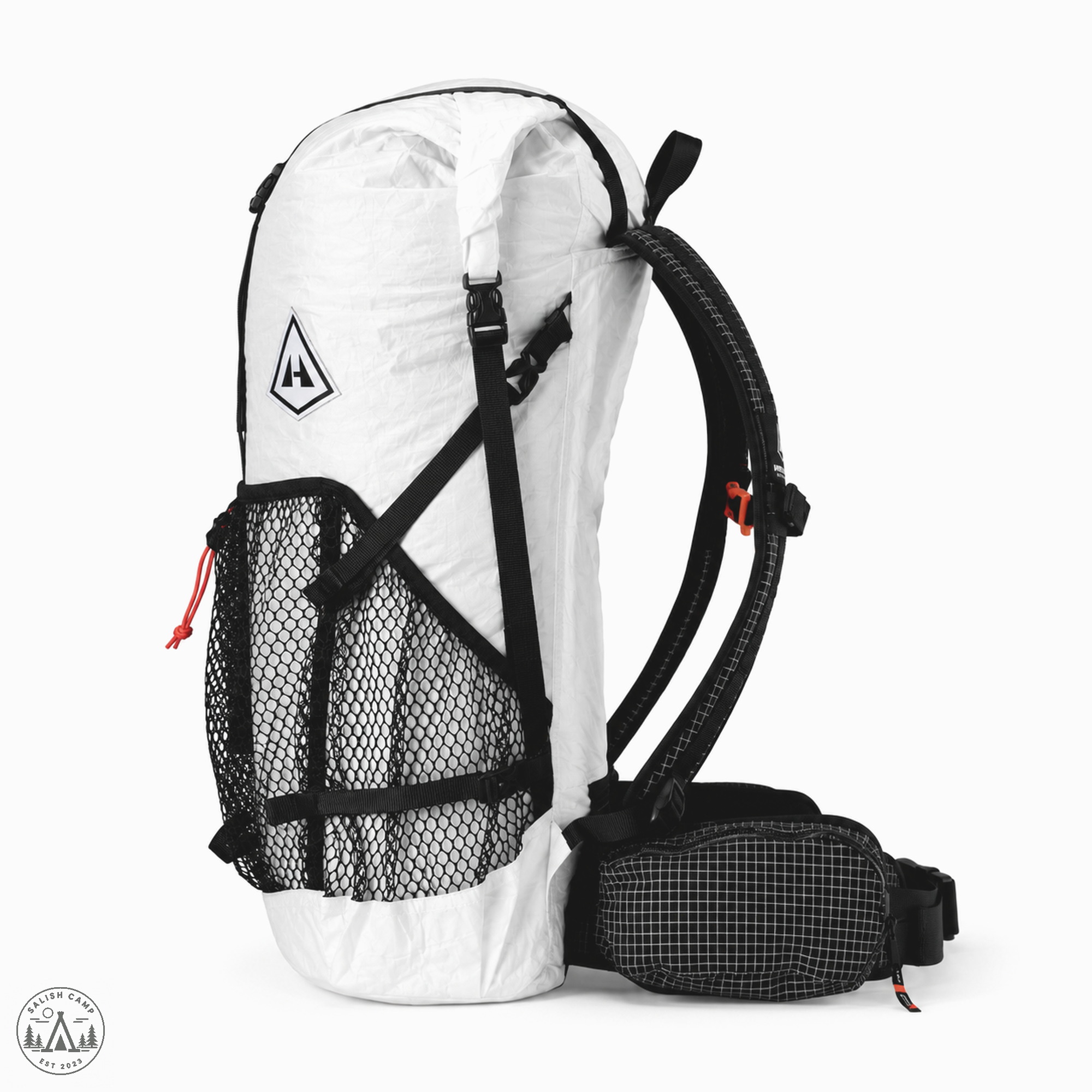 Windrider side profile with side mesh pocket and compression strap